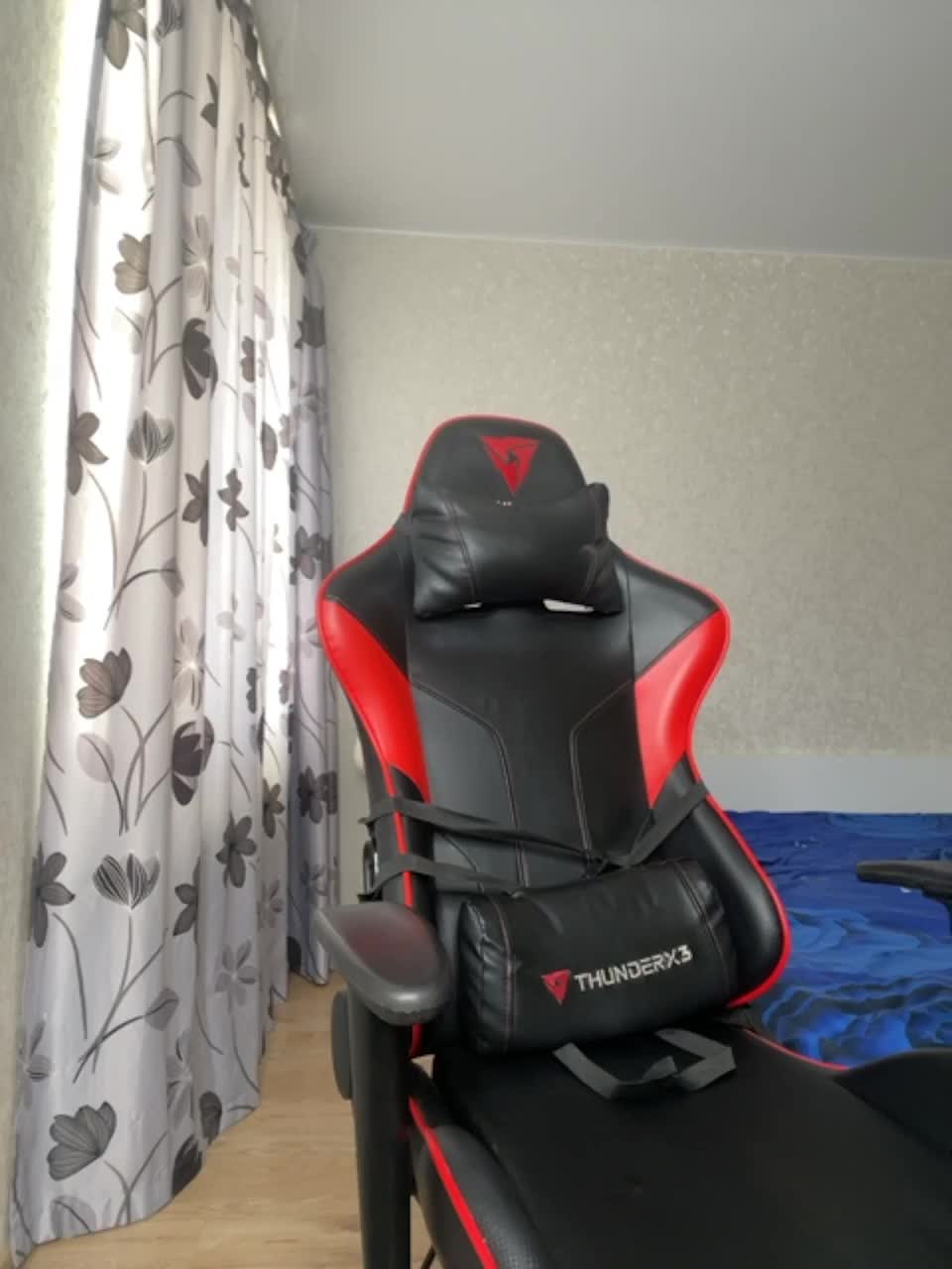 View or download file vikikiss on 2023-10-14 from bongacams