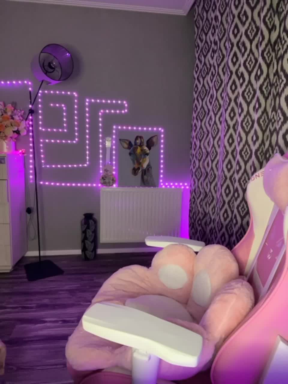 View or download file damilui on 2023-10-15 from bongacams