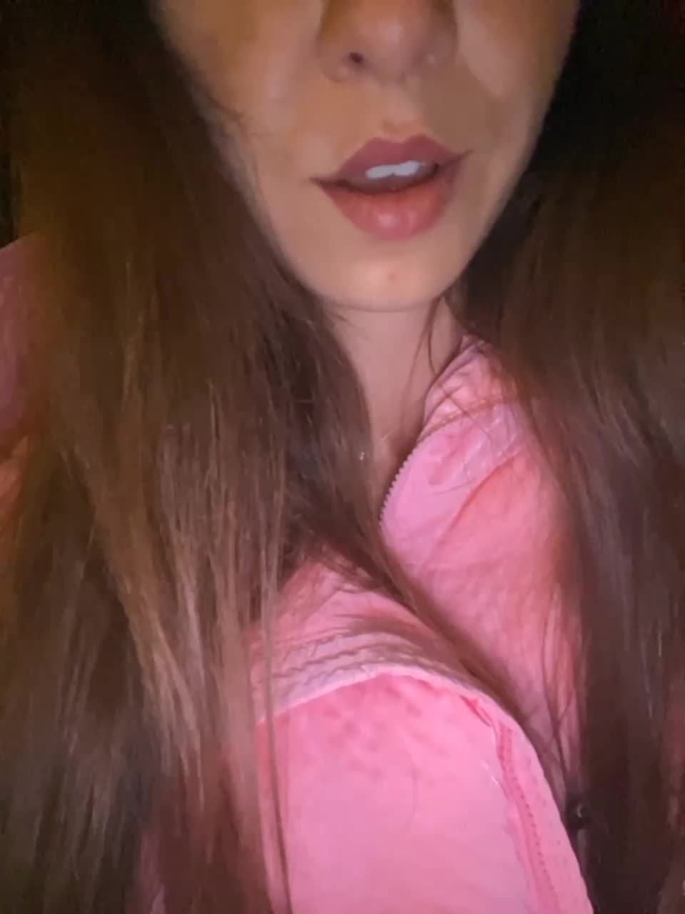 View or download file monikayyy on 2023-10-15 from bongacams