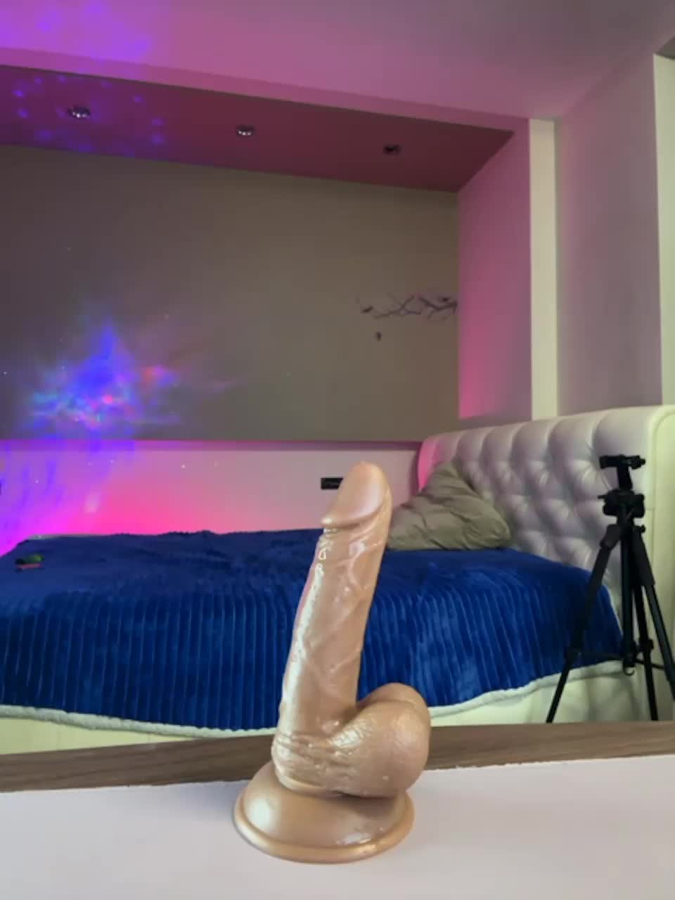 View or download file bloomjuliette on 2023-10-17 from bongacams