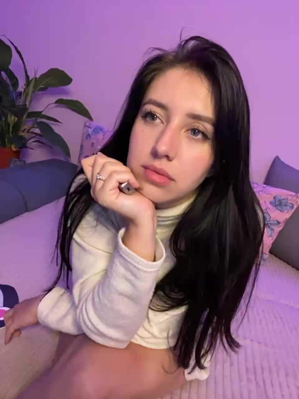 View or download file mialiahot on 2023-10-17 from bongacams