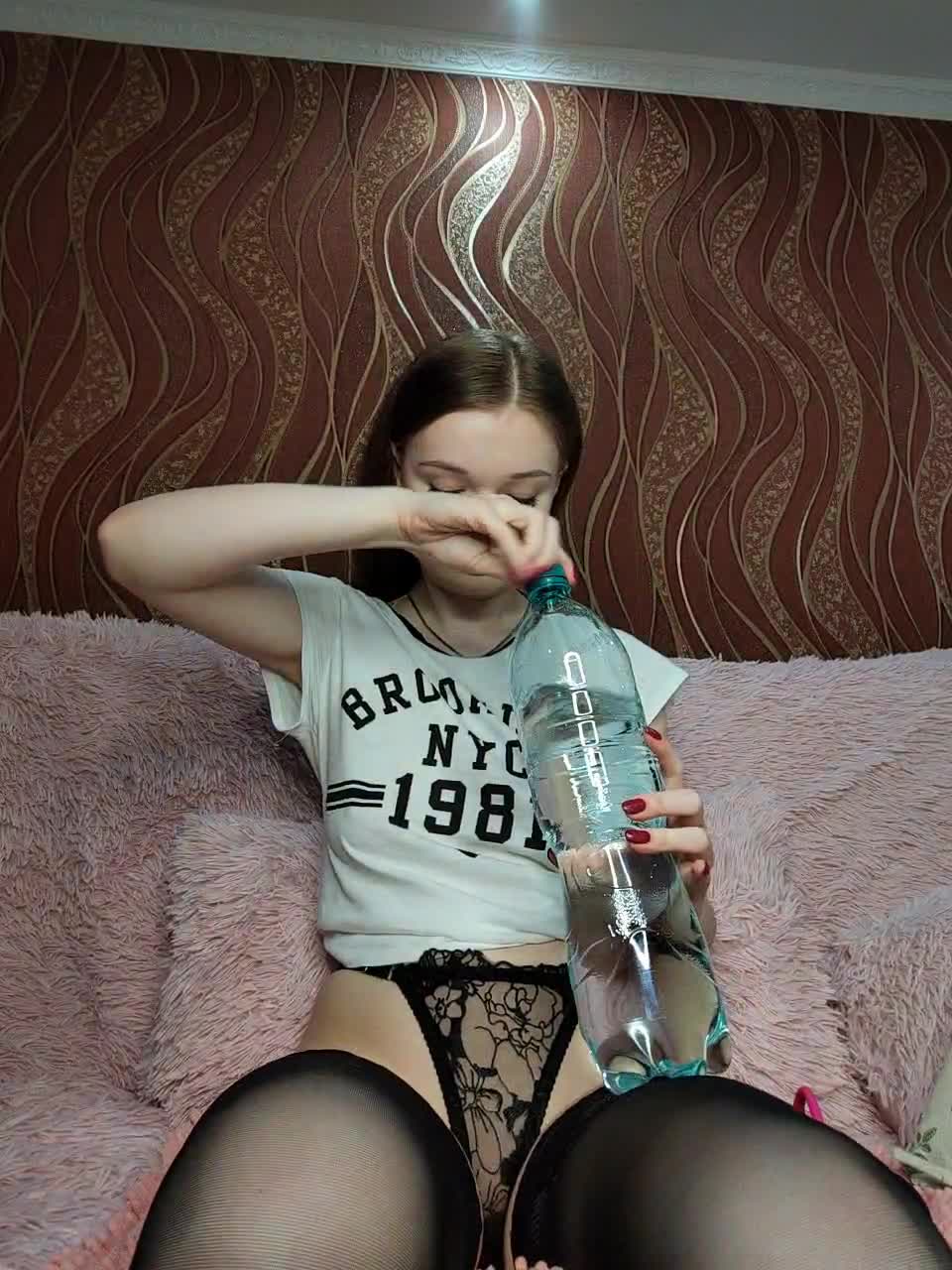 View or download file sweetkarinaa on 2023-10-17 from bongacams