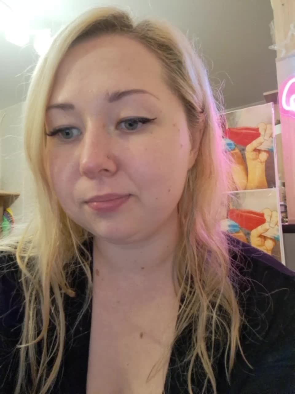 View or download file gloria_big_hot on 2023-10-20 from bongacams