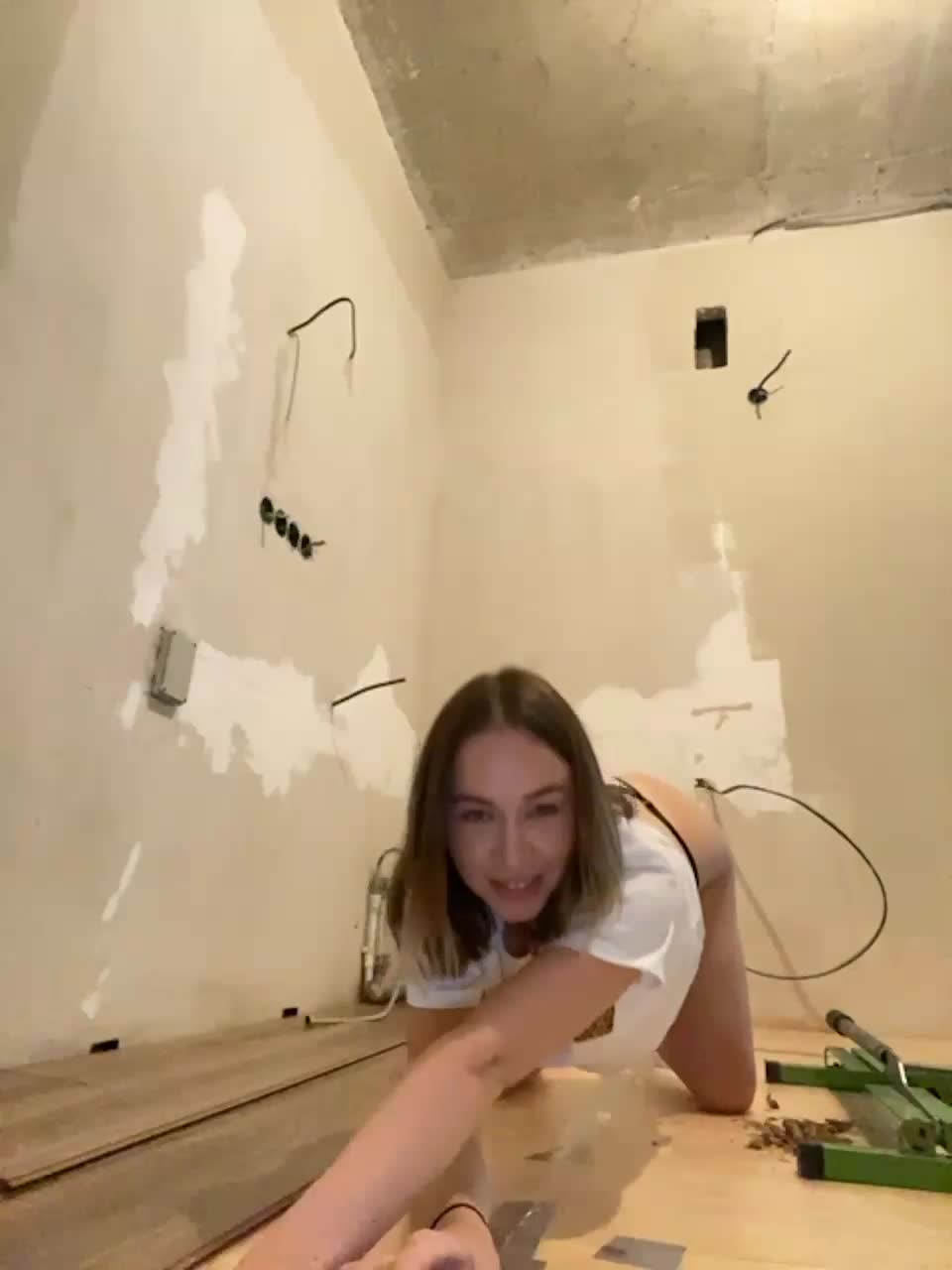 View or download file emili1_ on 2023-10-21 from bongacams