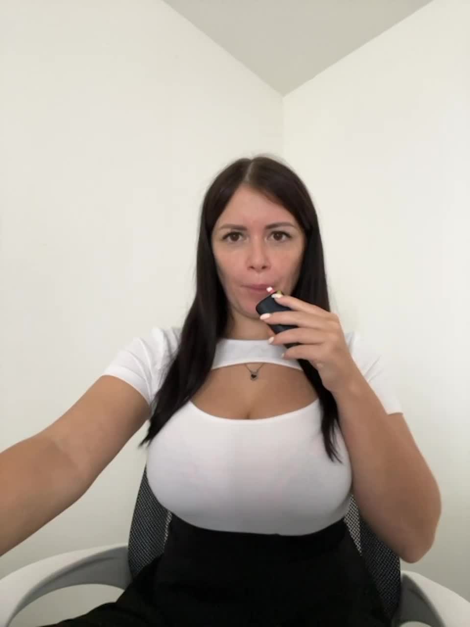 View or download file 17alisa1717 on 2023-10-25 from bongacams