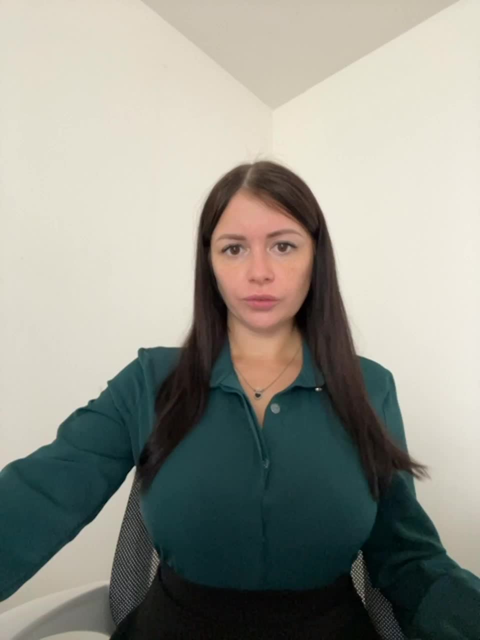 View or download file 17alisa1717 on 2023-10-25 from bongacams