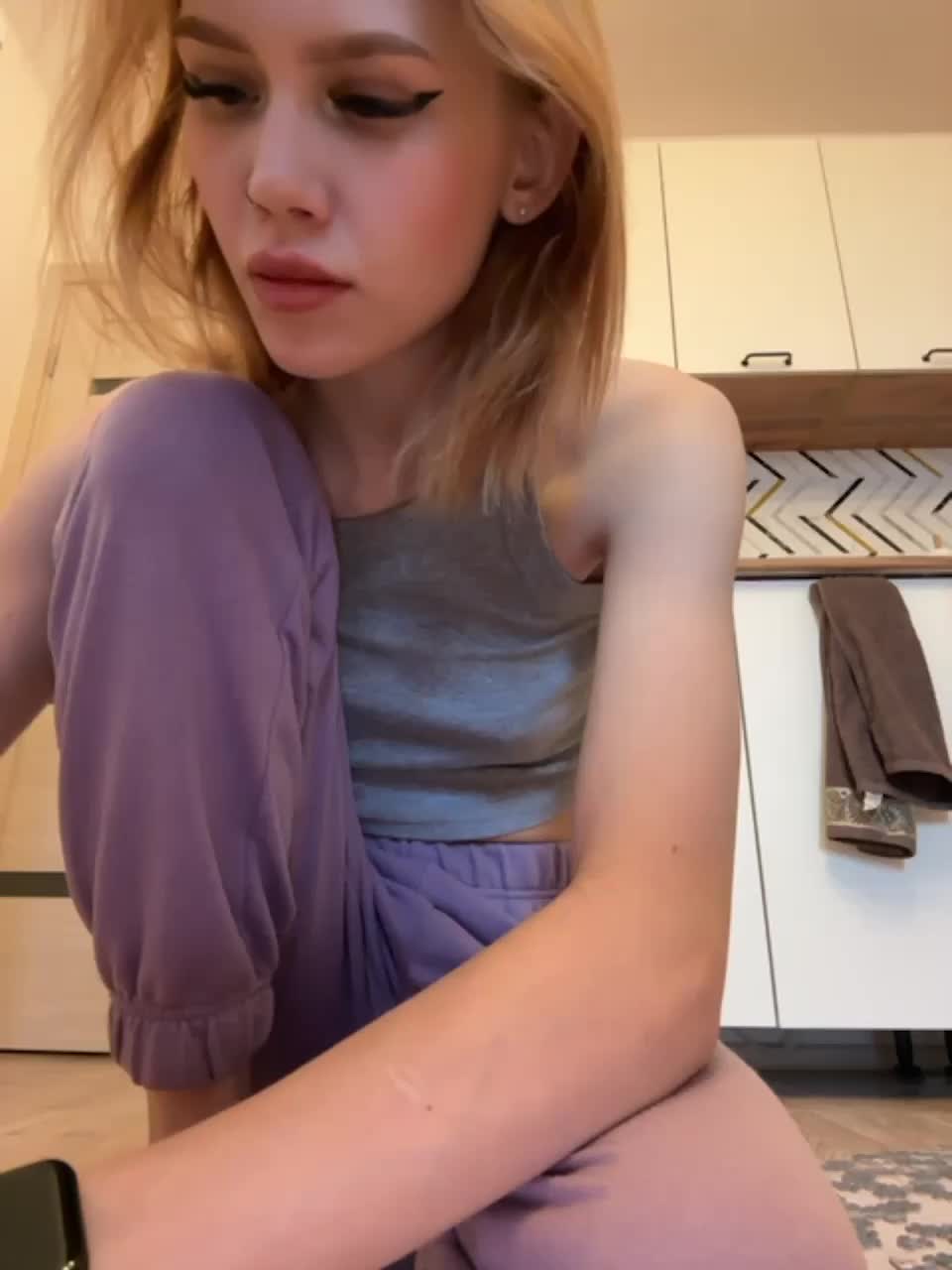 View or download file angelll3 on 2023-10-25 from bongacams