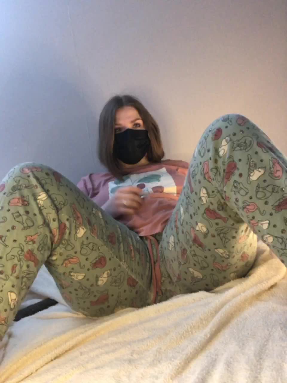 View or download file milaa1998 on 2023-10-25 from bongacams