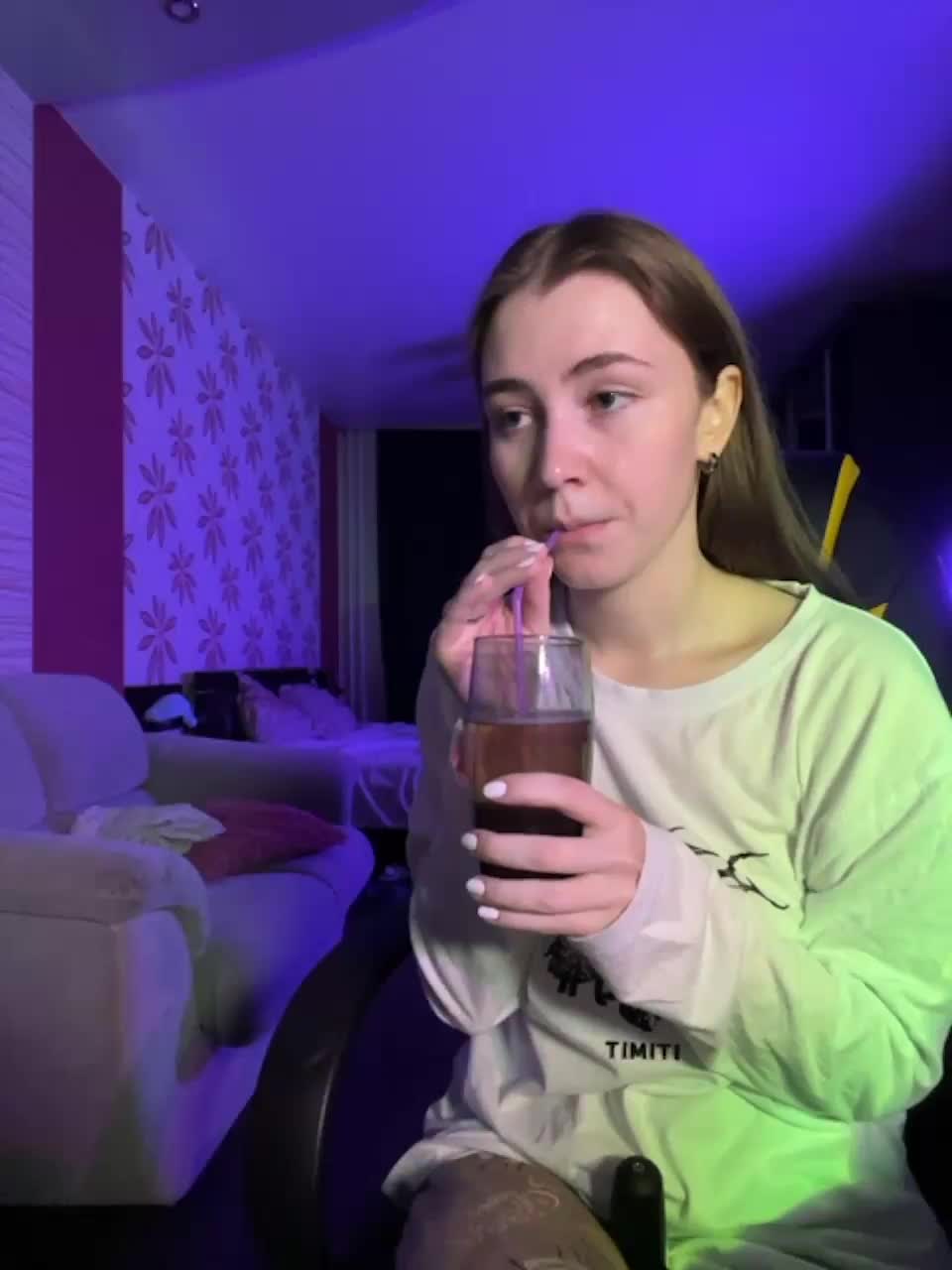 View or download file shrimprolls on 2023-10-25 from bongacams