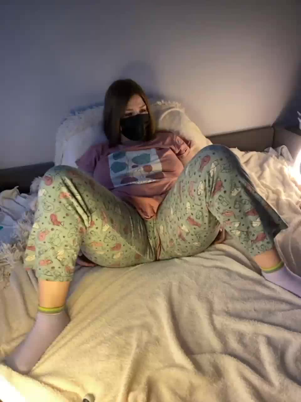 View or download file milaa1998 on 2023-10-26 from bongacams