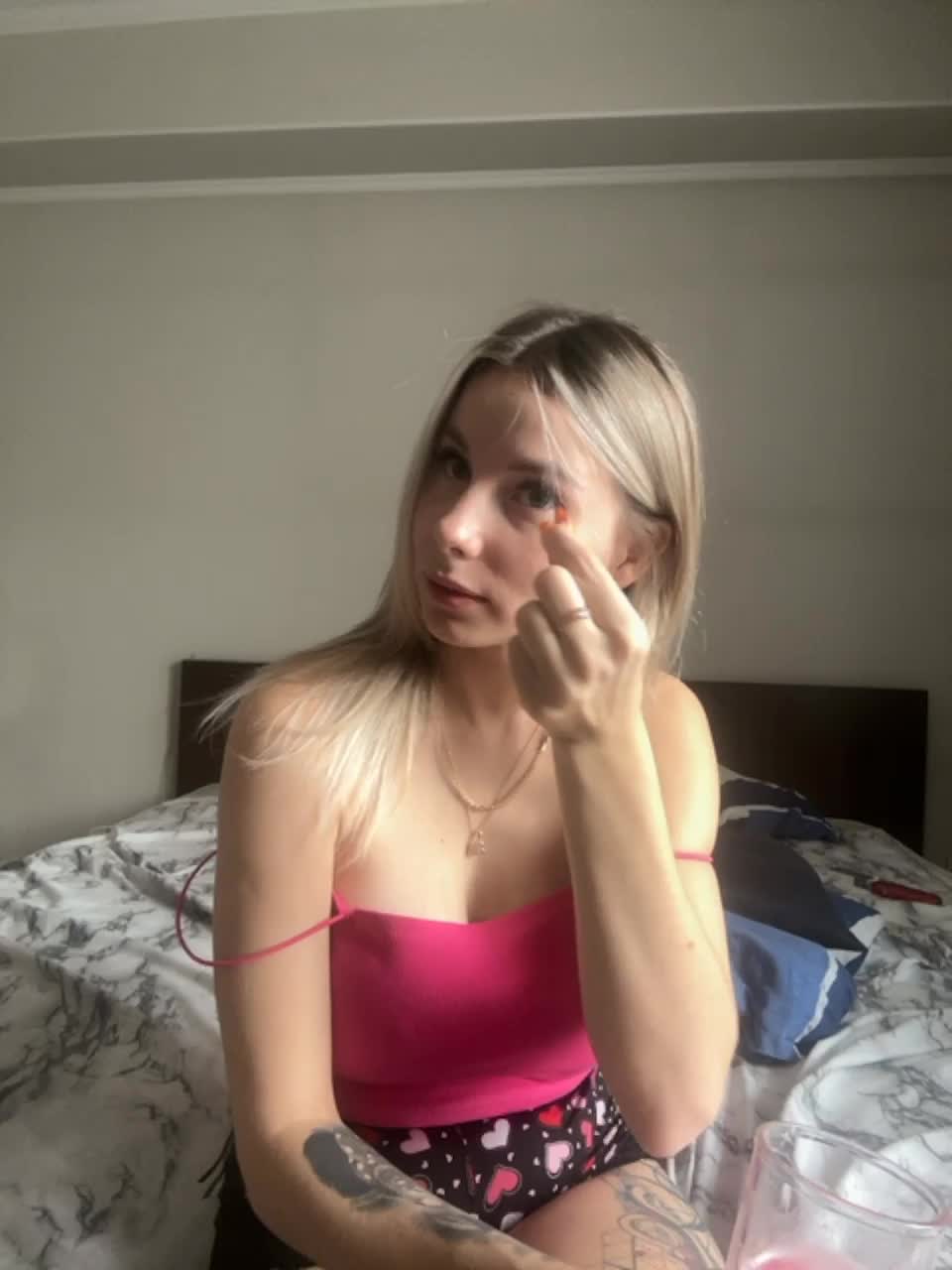 View or download file vik1one1 on 2023-10-26 from bongacams