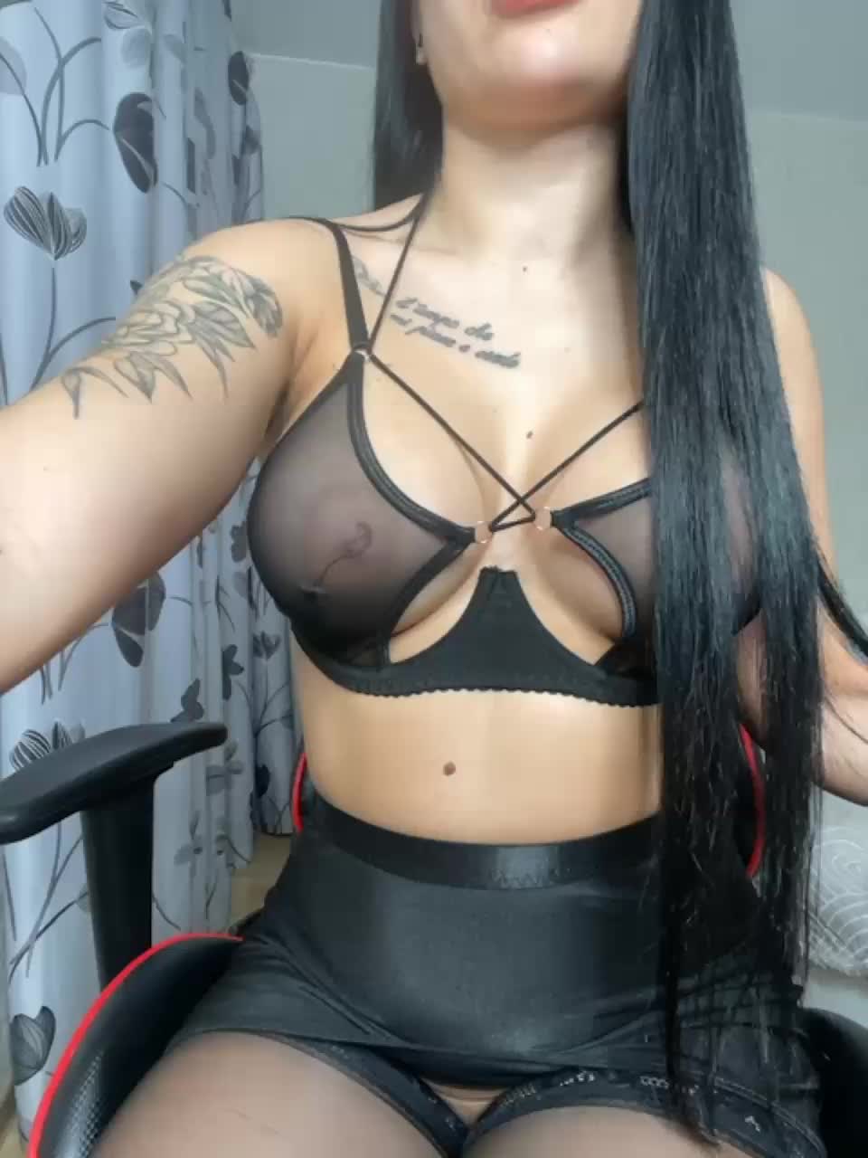 View or download file vikikiss on 2023-10-26 from bongacams