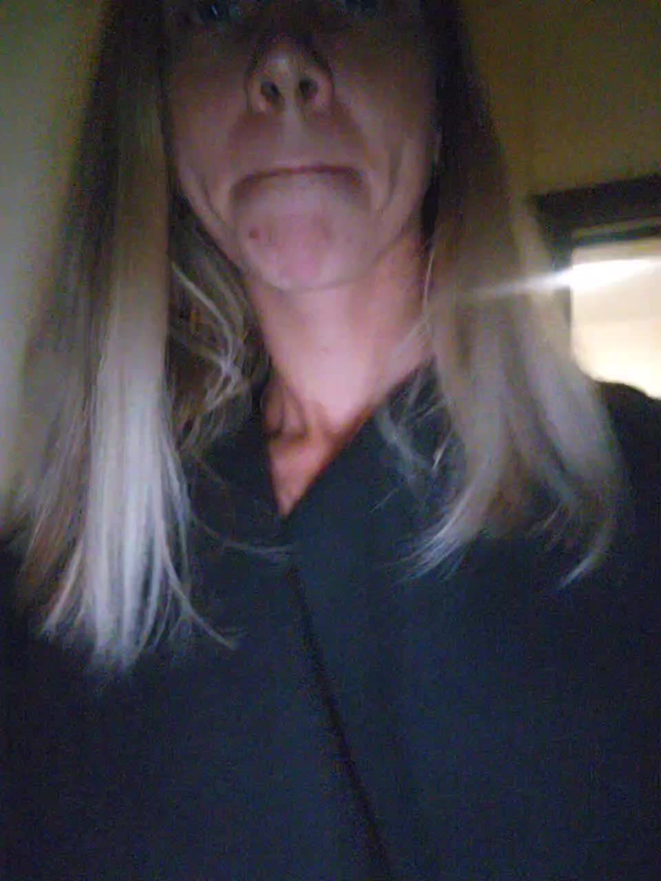 View or download file lisi4ka_basik on 2023-10-27 from bongacams