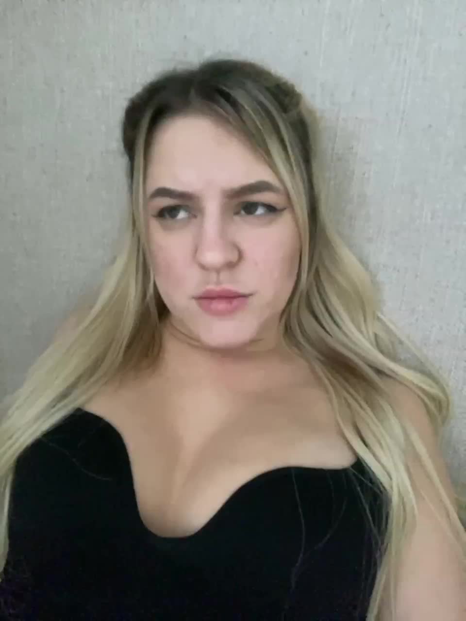 View or download file banana_peach on 2023-10-28 from bongacams