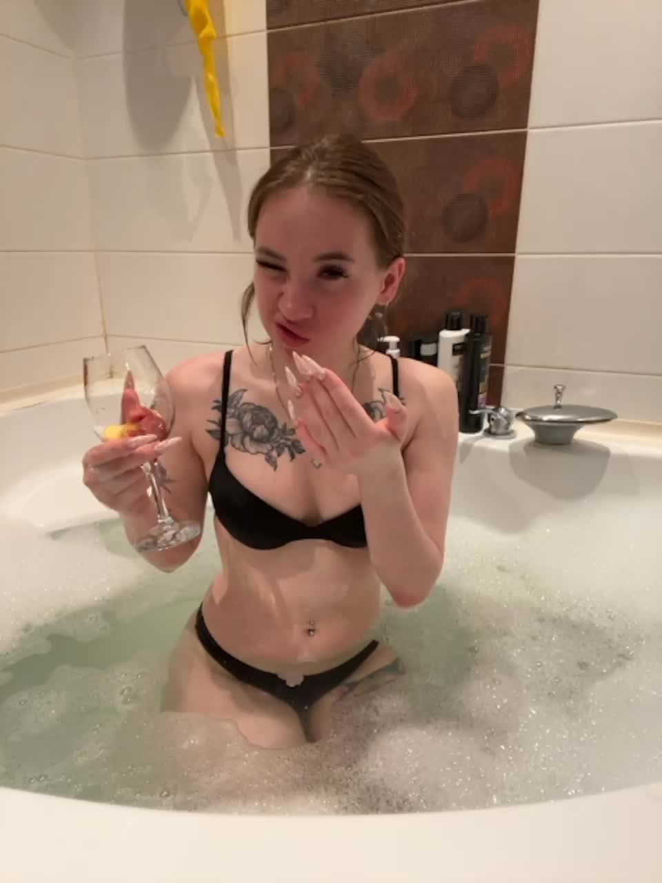 View or download file ester_mini on 2023-10-28 from bongacams