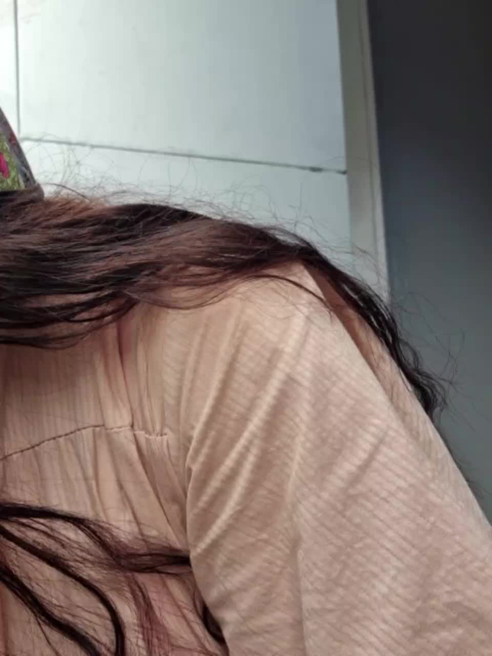 View or download file vikki100500 on 2023-10-28 from bongacams