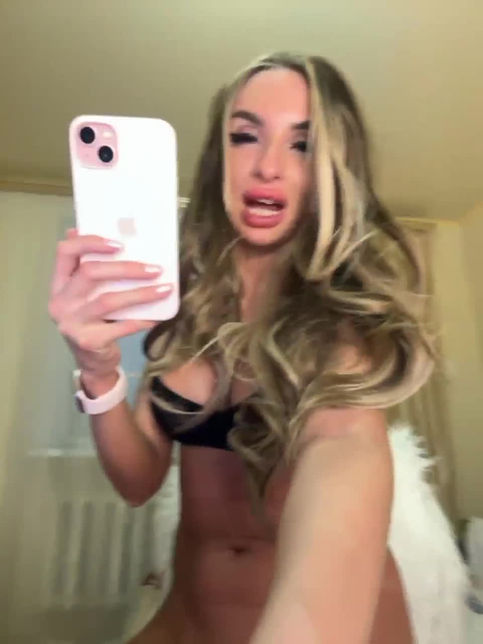 View or download file goldpussy69 on 2023-10-30 from bongacams