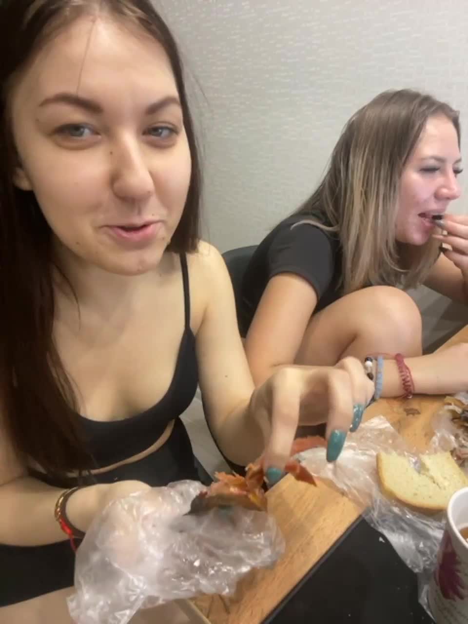 View or download file karolina7 on 2023-10-30 from bongacams