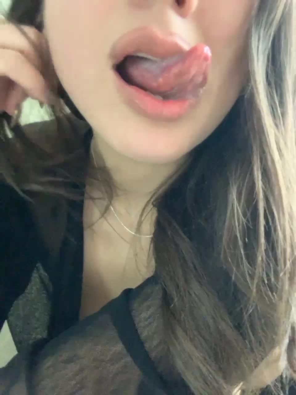 View or download file kitana_mk1 on 2023-10-31 from bongacams