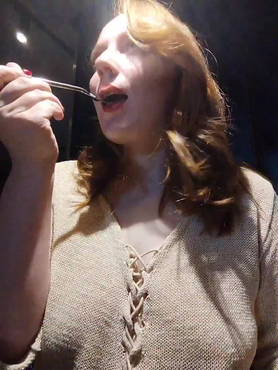 View or download file zlatalata on 2023-10-31 from bongacams