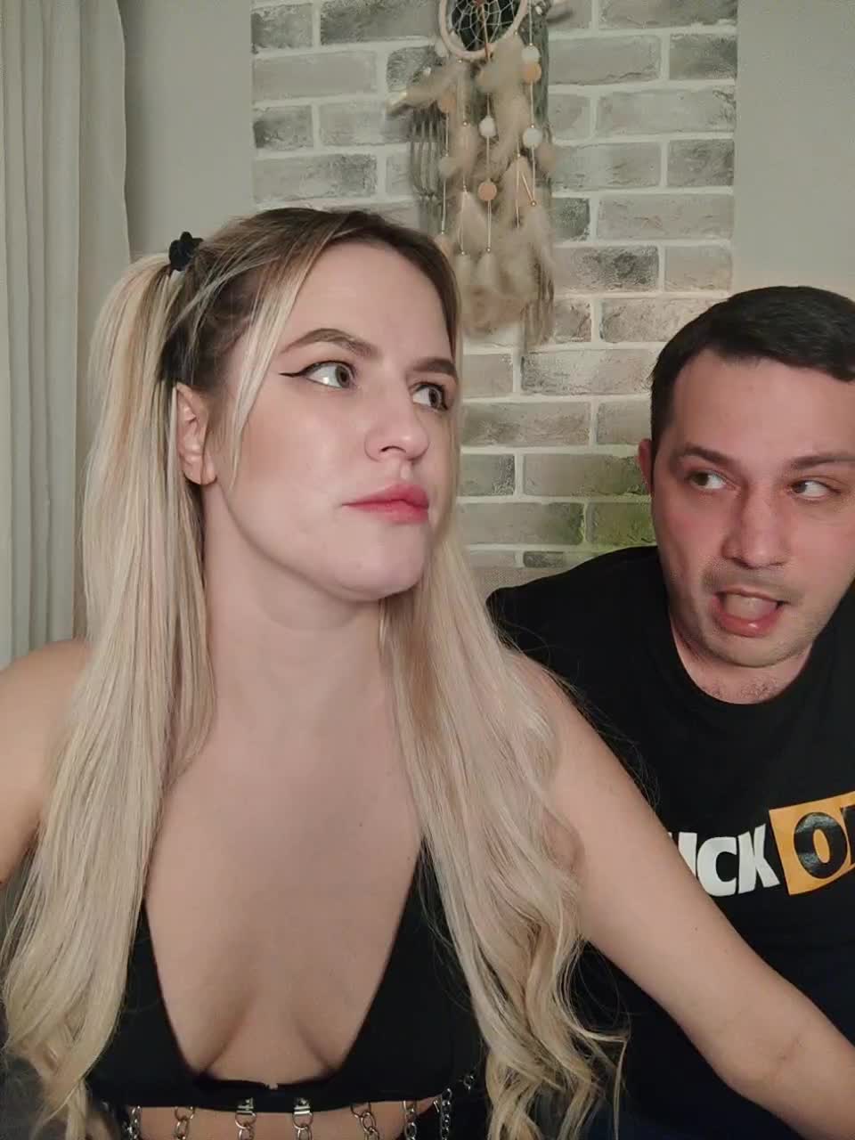 View or download file banana_peach on 2023-11-01 from bongacams