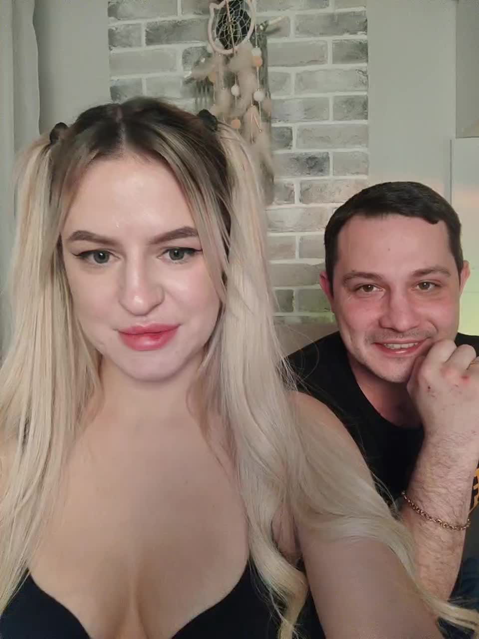 View or download file banana_peach on 2023-11-01 from bongacams