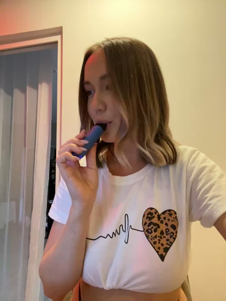 View or download file emili1_ on 2023-11-01 from bongacams