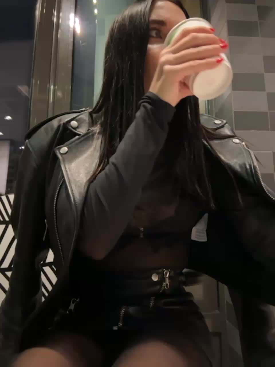 View or download file linahelen on 2023-11-01 from bongacams