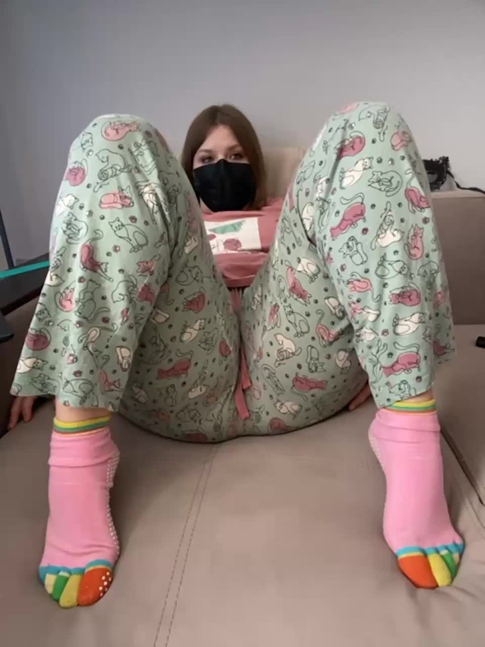 View or download file milaa1998 on 2023-11-02 from bongacams