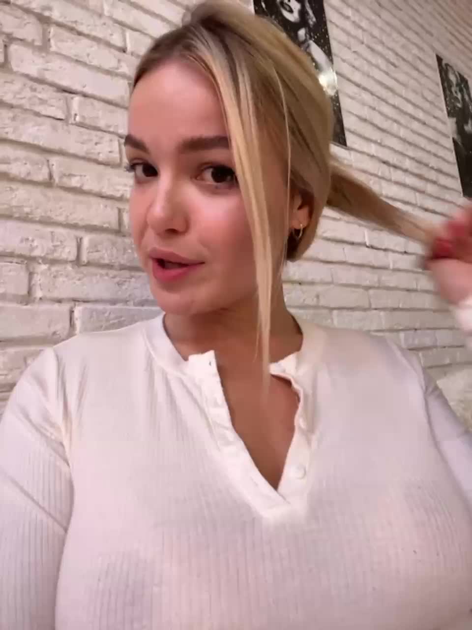 View or download file missangel13 on 2023-11-02 from bongacams