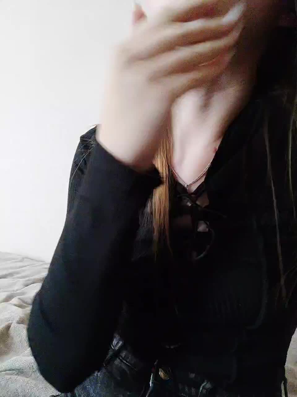 View or download file ds1002 on 2023-11-03 from bongacams