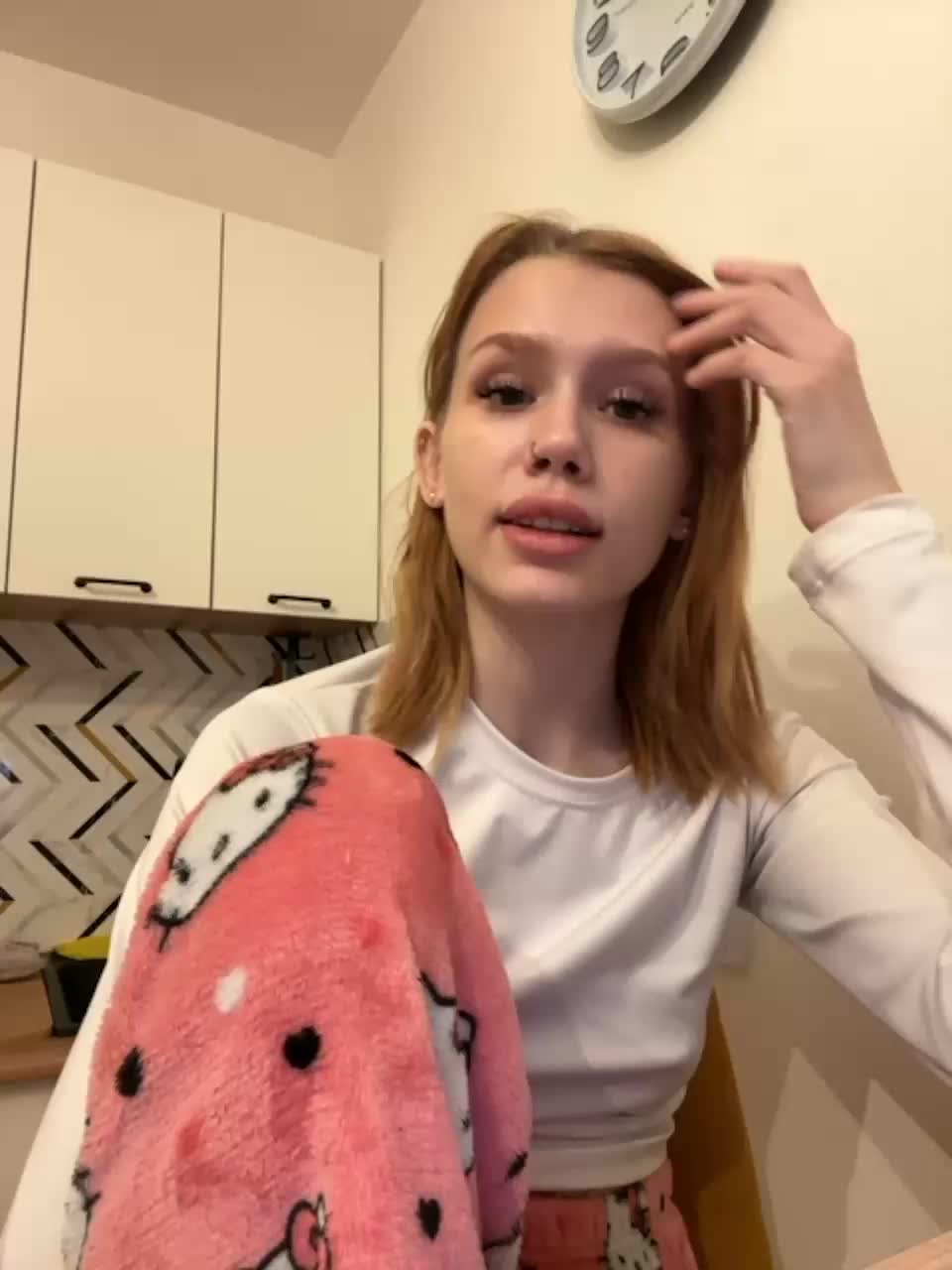 View or download file angelll3 on 2023-11-04 from bongacams