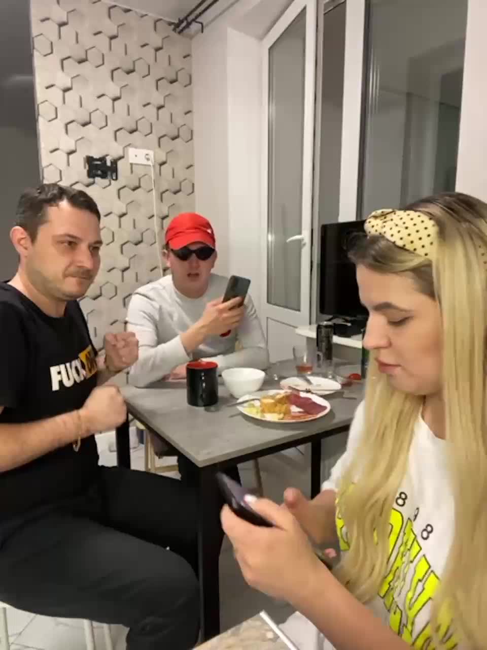 View or download file banana_peach on 2023-11-04 from bongacams