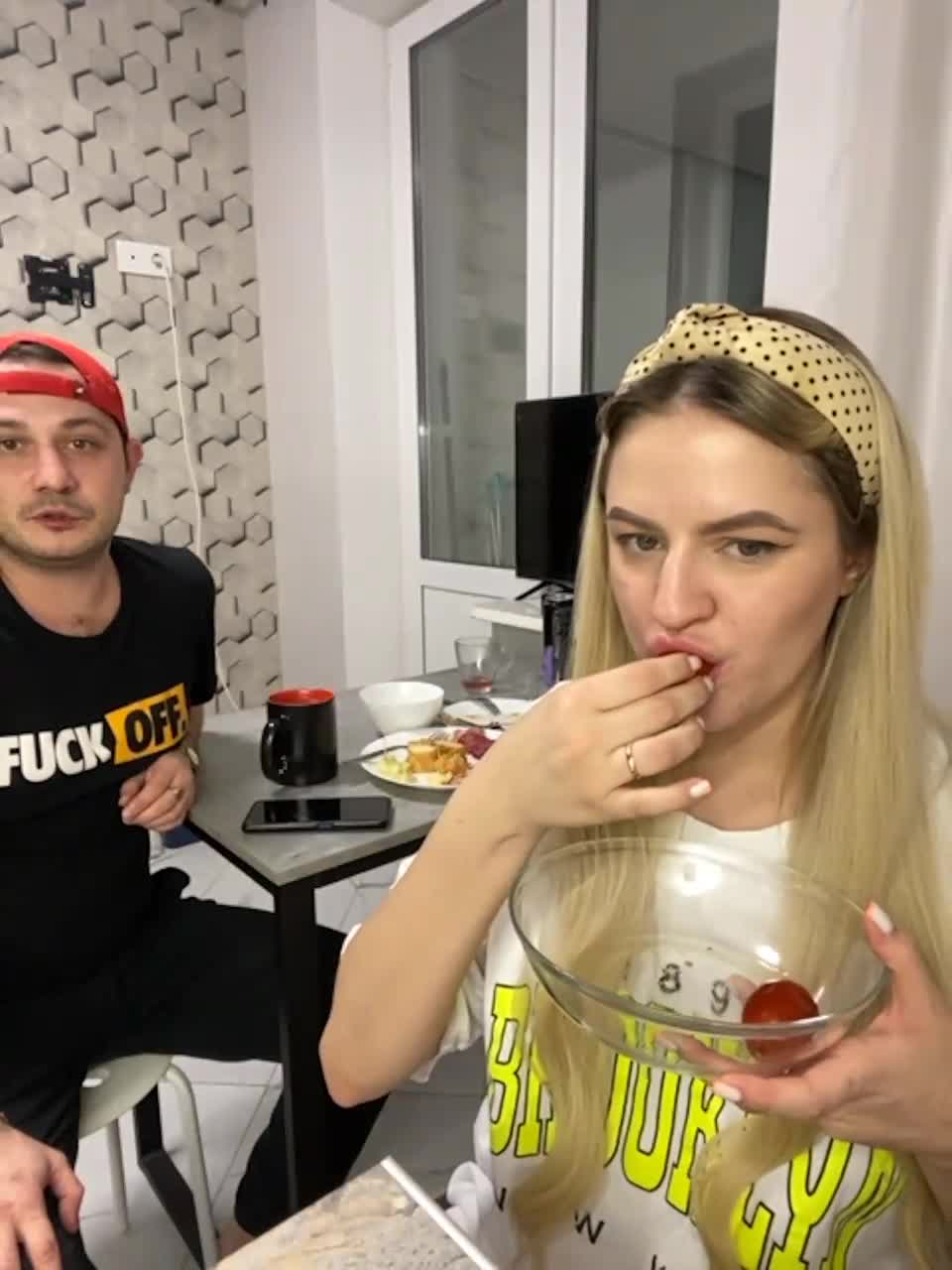 View or download file banana_peach on 2023-11-04 from bongacams