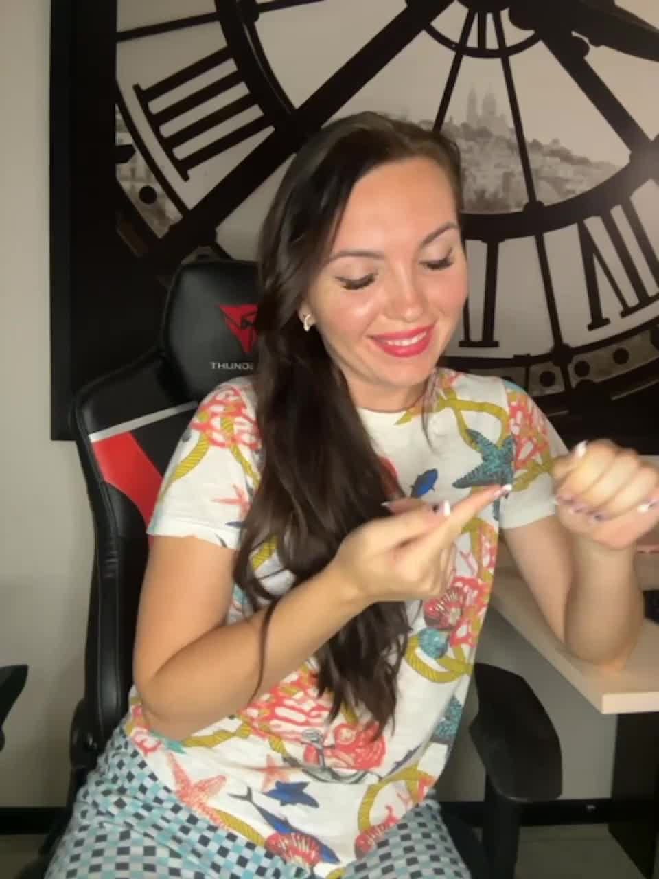 View or download file divora on 2023-11-07 from bongacams