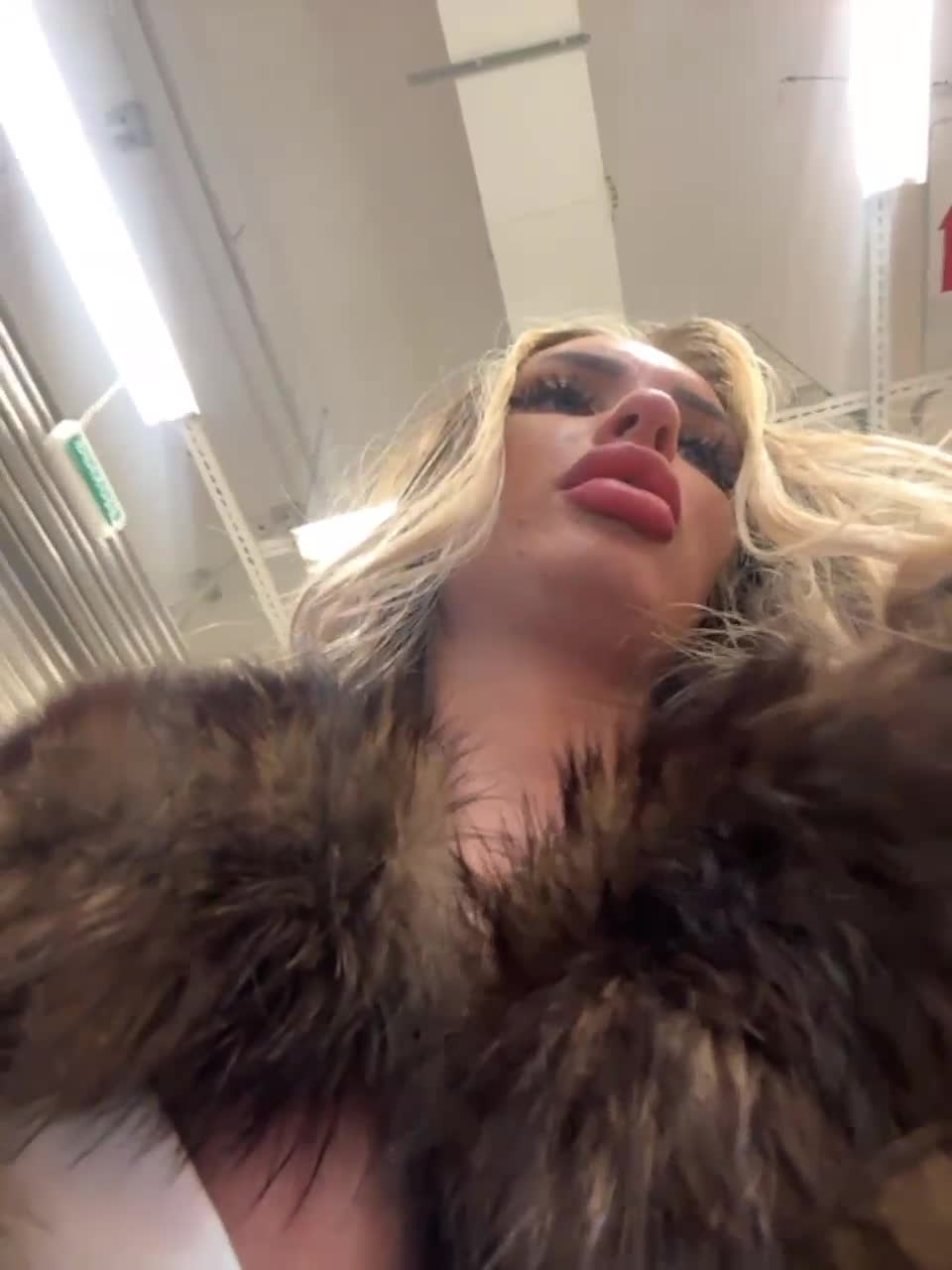 View or download file goldpussy69 on 2023-11-07 from bongacams