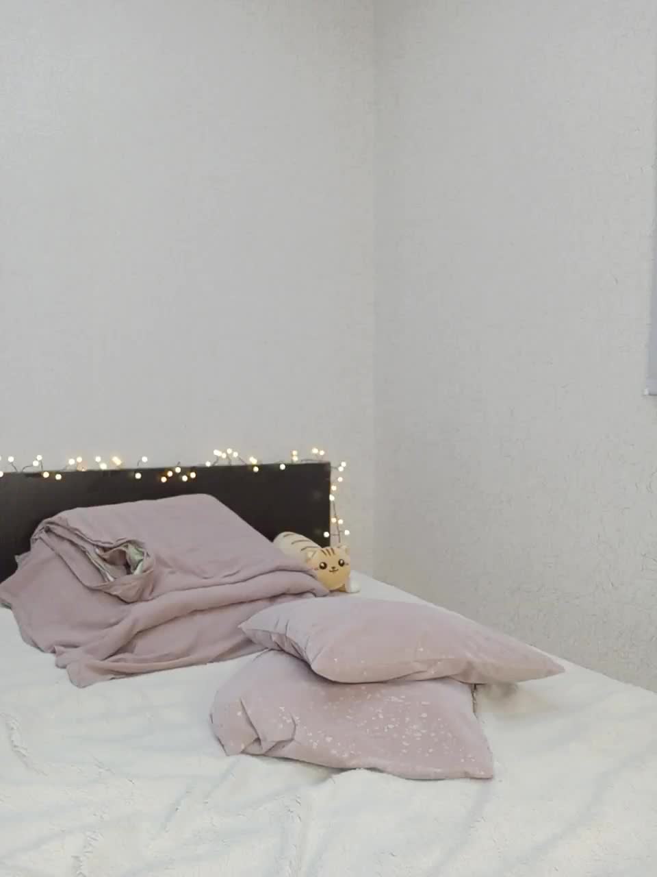 View or download file yourxgirl_ on 2023-11-07 from bongacams