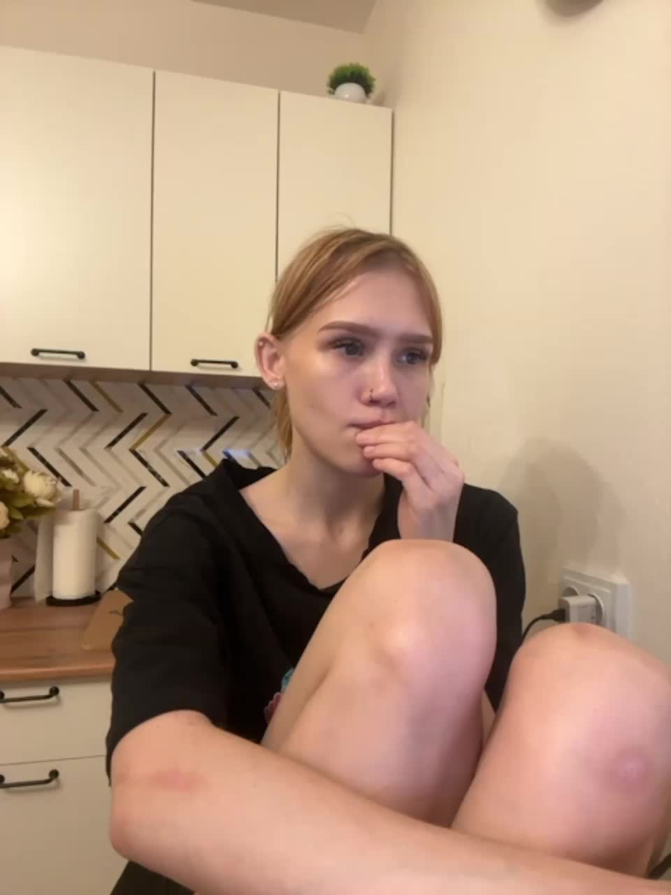 View or download file angelll3 on 2023-11-09 from bongacams