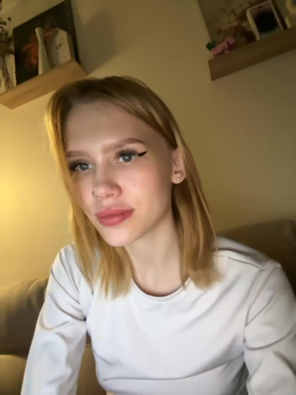 View or download file angelll3 on 2023-11-10 from bongacams