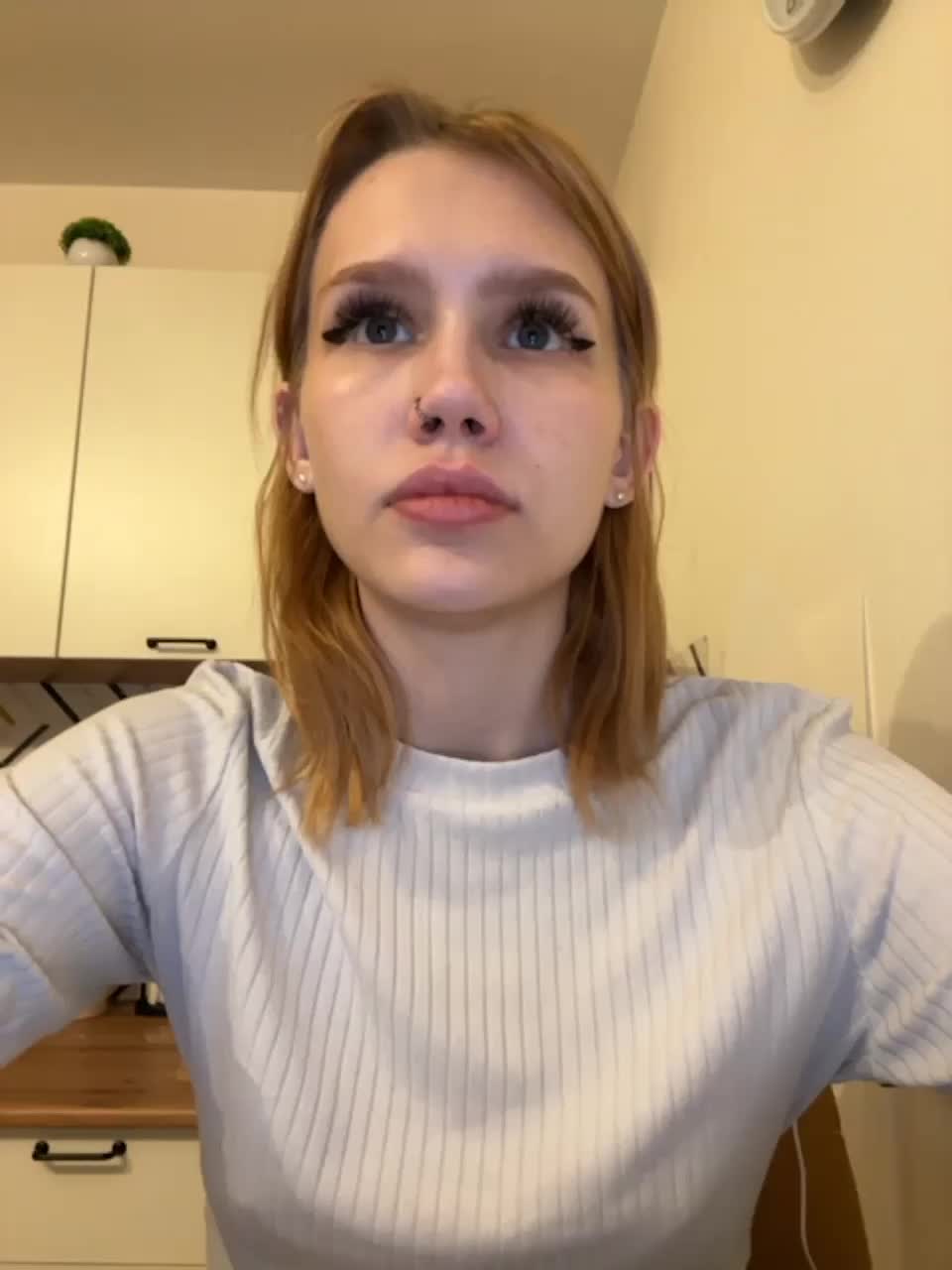 View or download file angelll3 on 2023-11-10 from bongacams