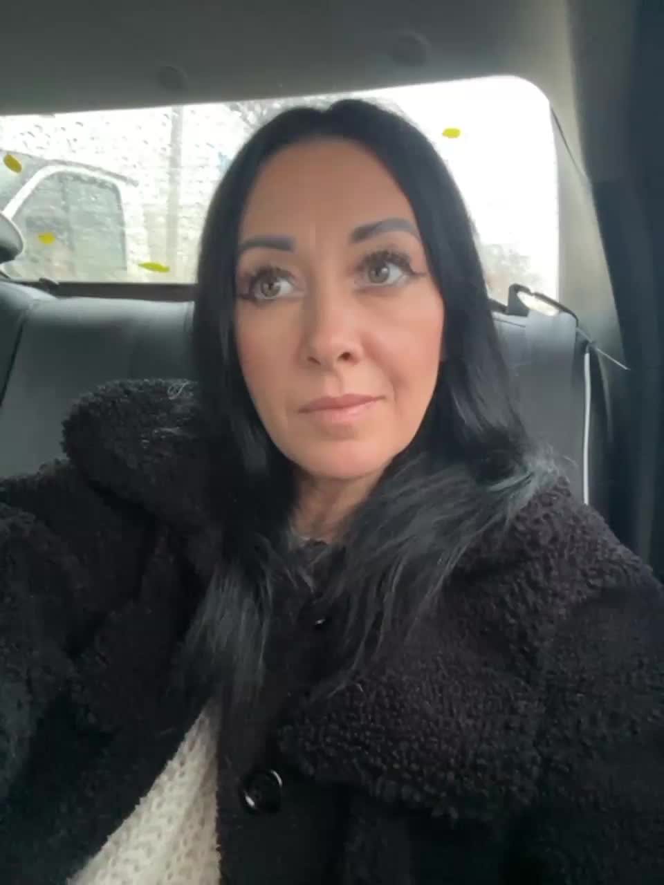 View or download file karolinamilf on 2023-11-10 from bongacams