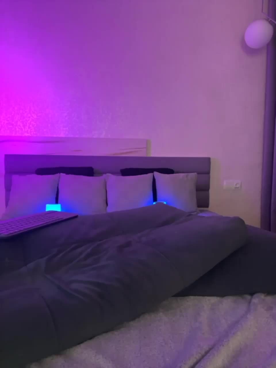 View or download file whoremira on 2023-11-10 from bongacams