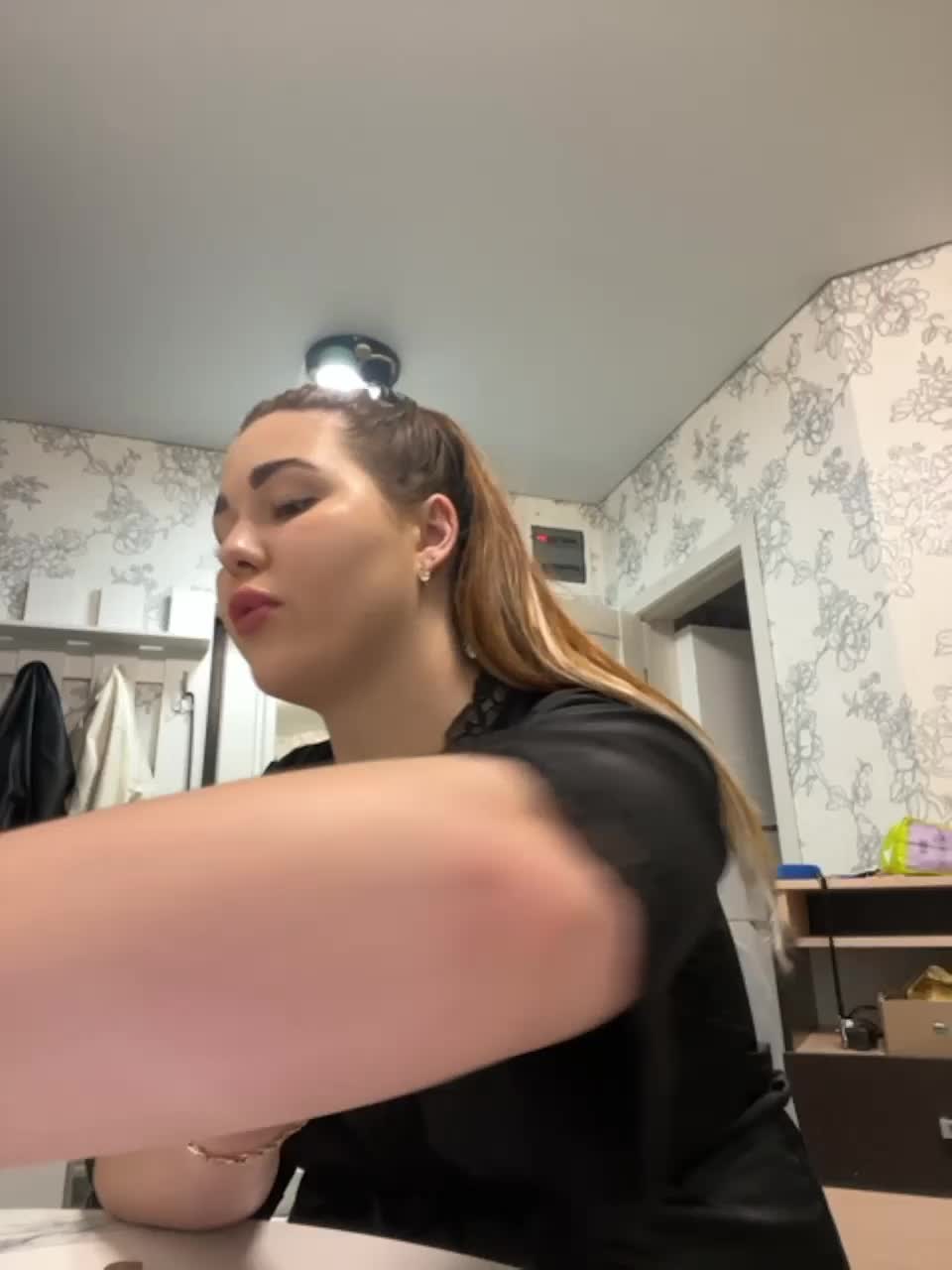 View or download file katemiddleton on 2023-11-12 from bongacams