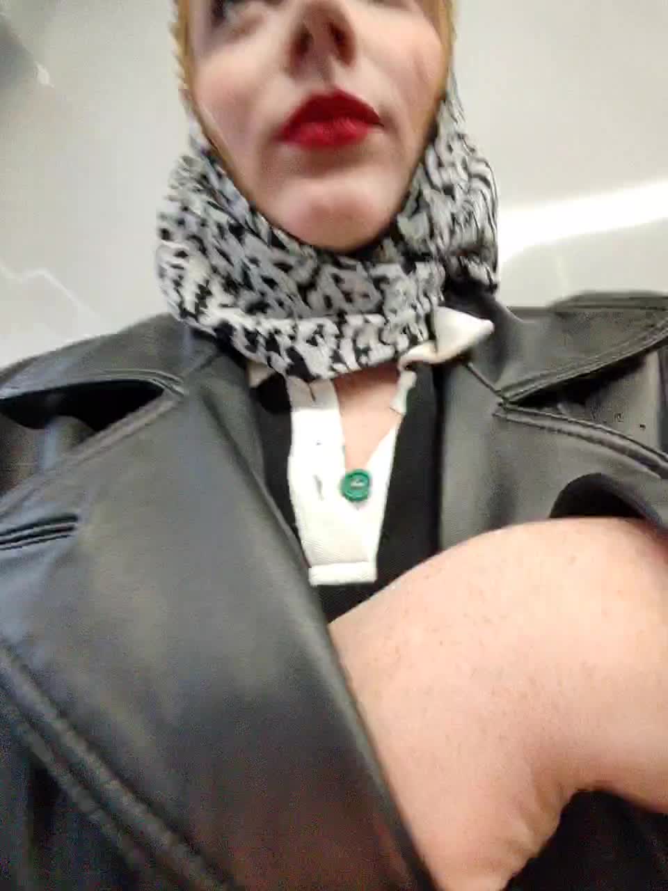 View or download file zlatalata on 2023-11-12 from bongacams