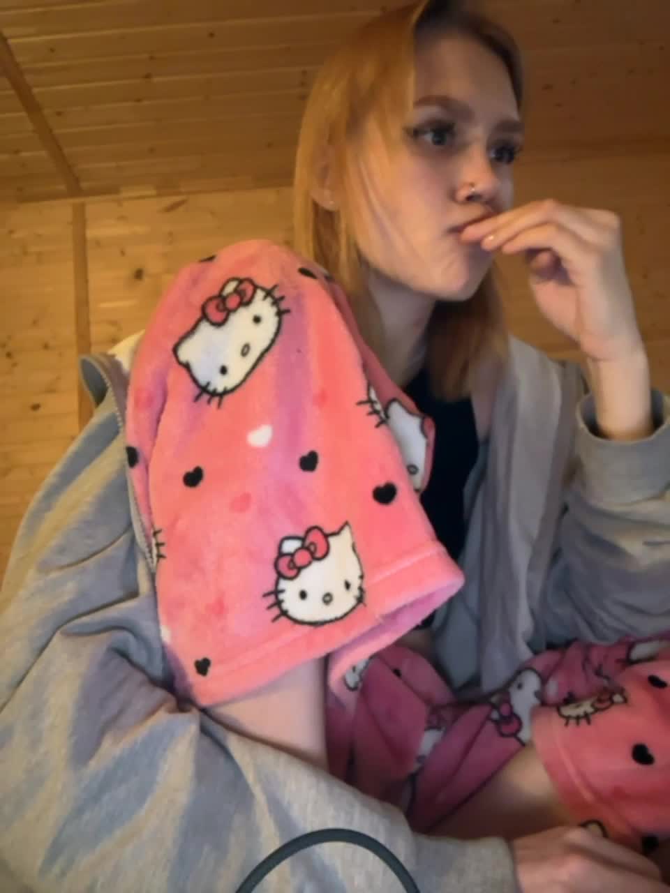 View or download file angelll3 on 2023-11-13 from bongacams