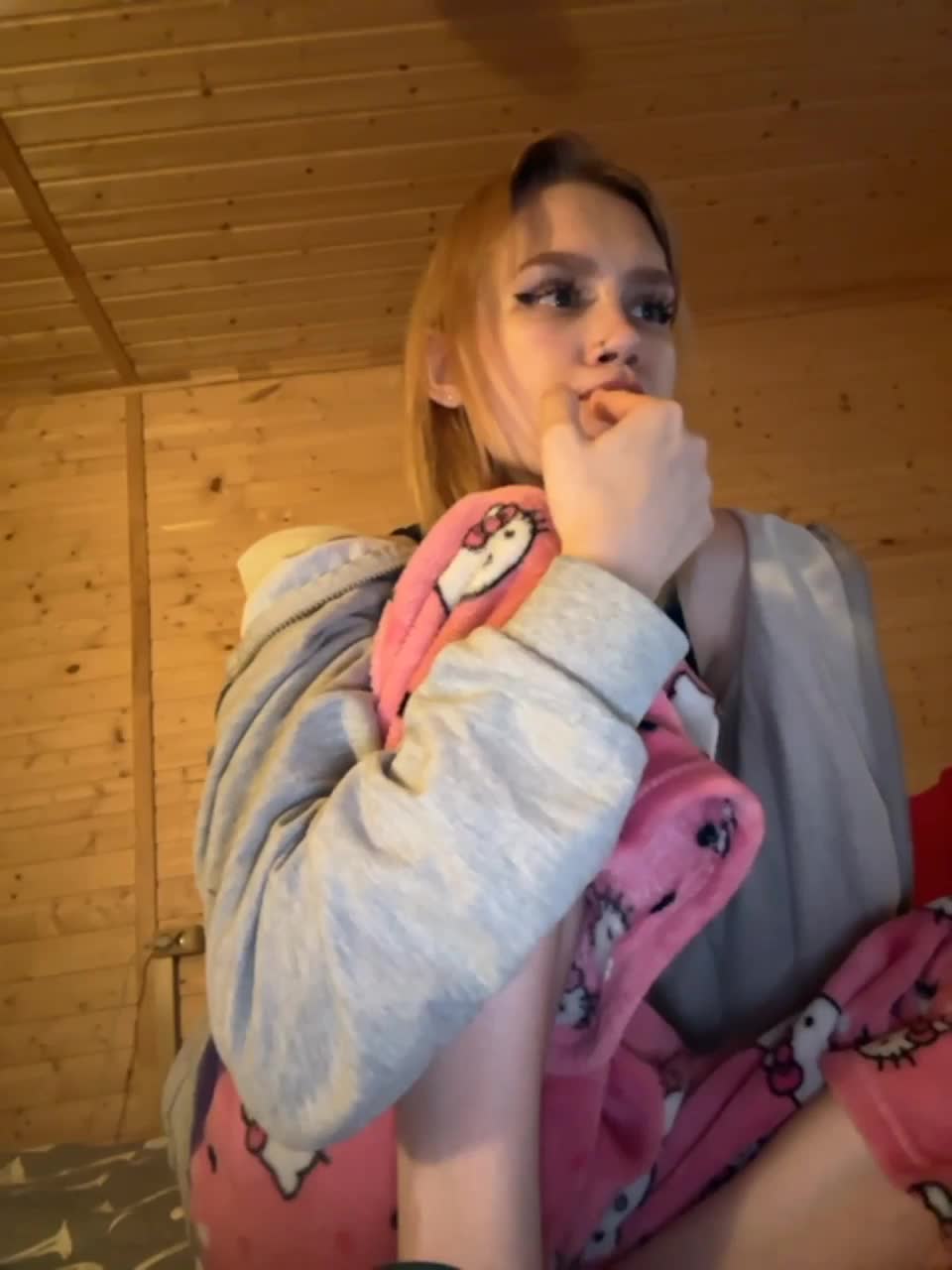 View or download file angelll3 on 2023-11-13 from bongacams