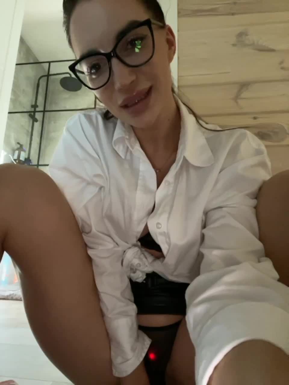 View or download file amarulla on 2023-11-15 from bongacams