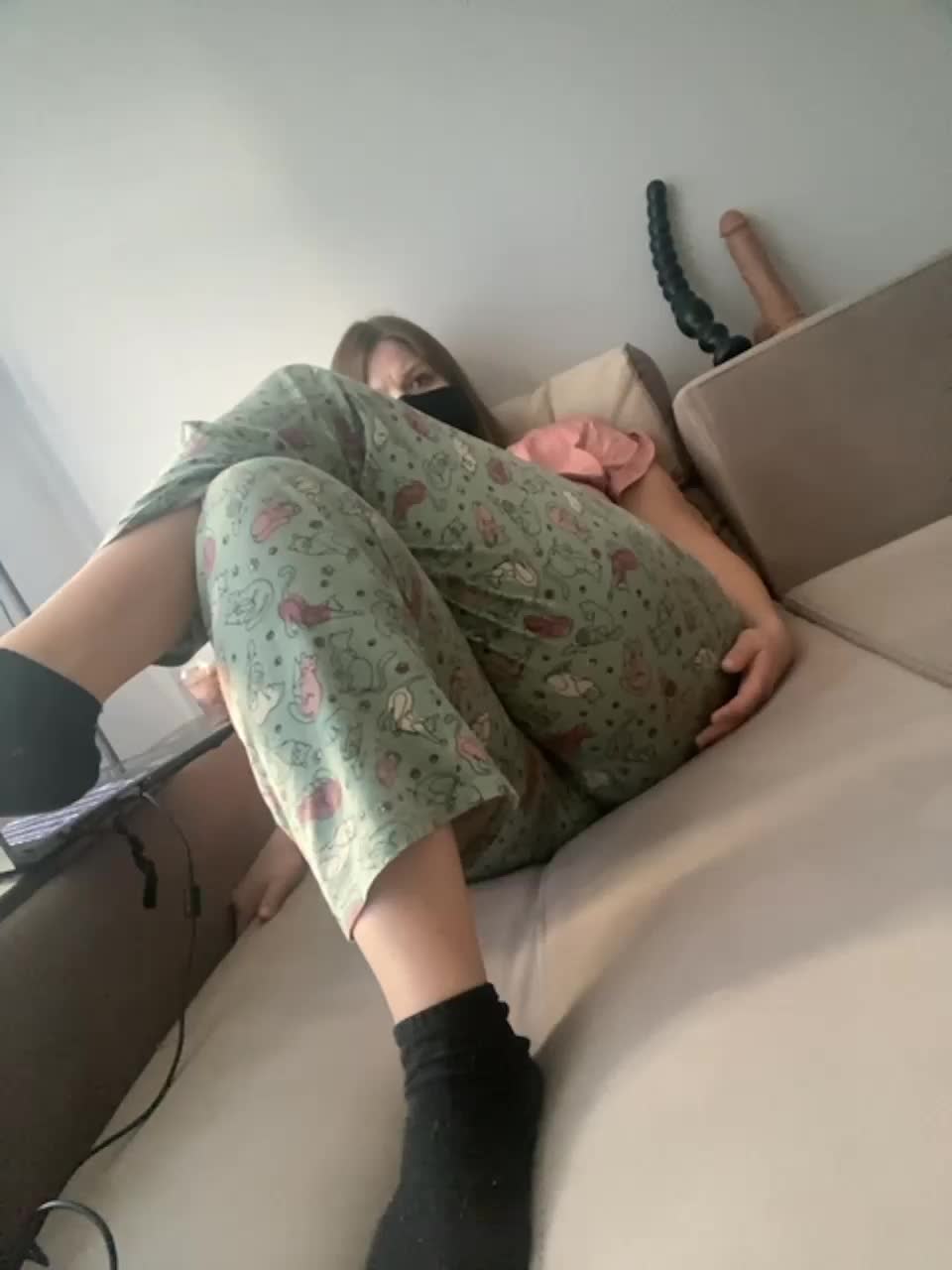 View or download file milaa1998 on 2023-11-16 from bongacams