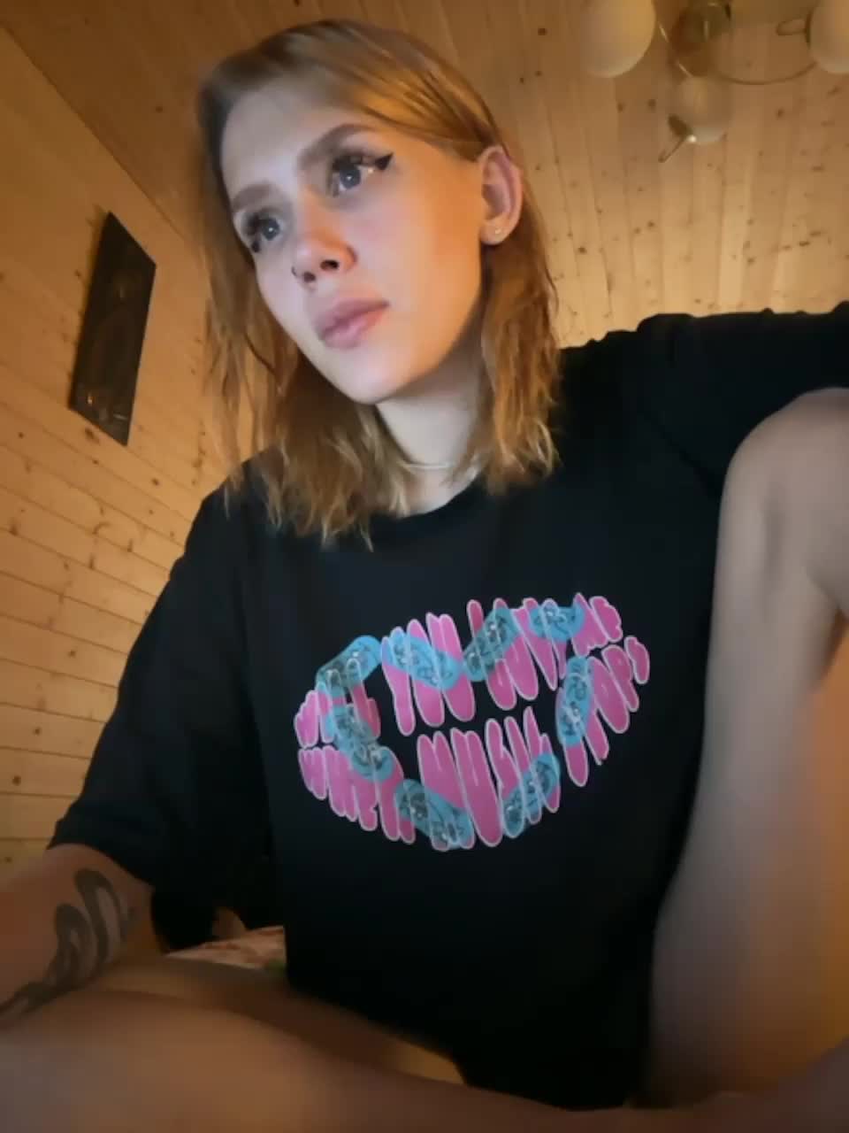 View or download file angelll3 on 2023-11-17 from bongacams