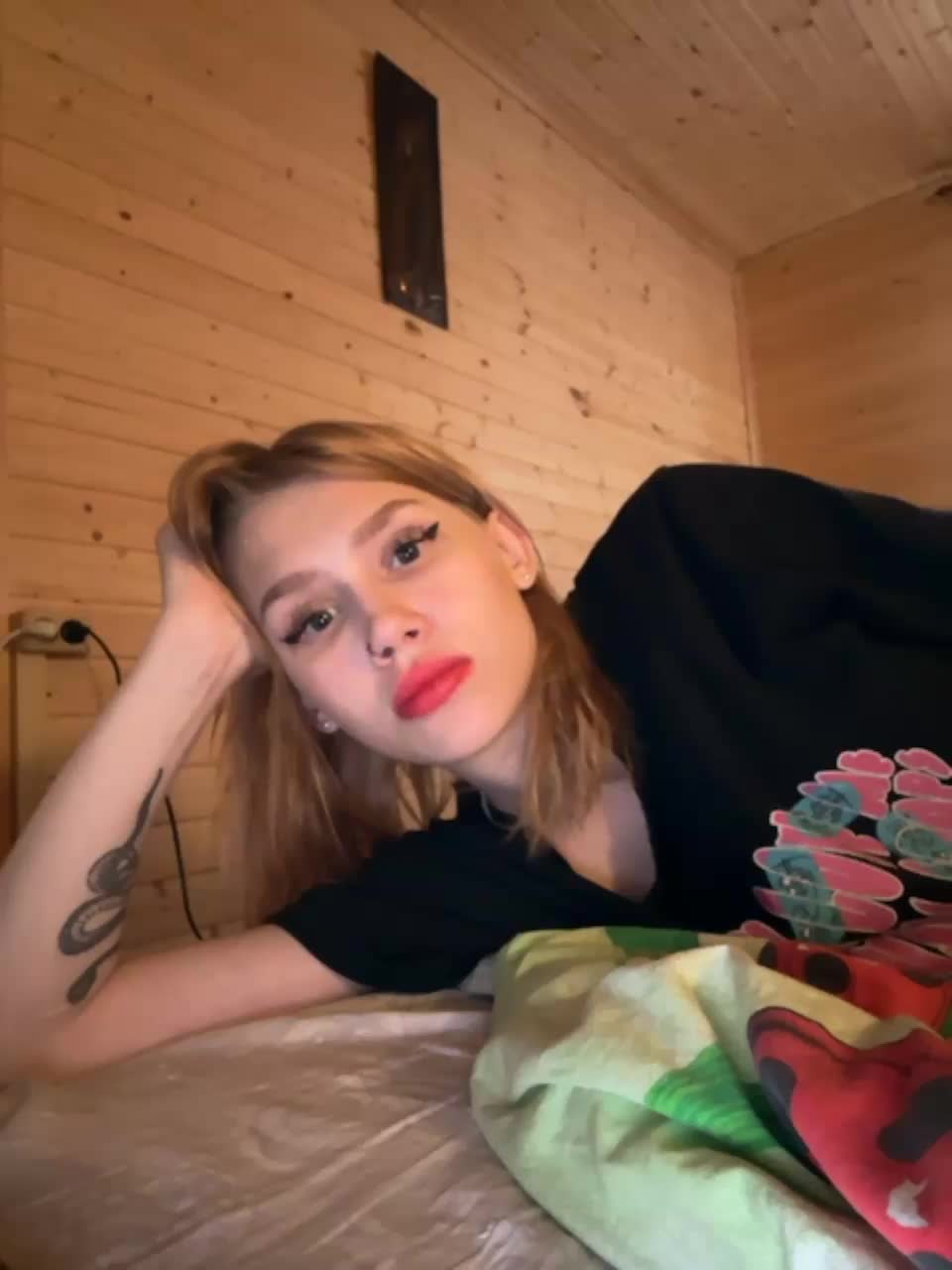 View or download file angelll3 on 2023-11-17 from bongacams